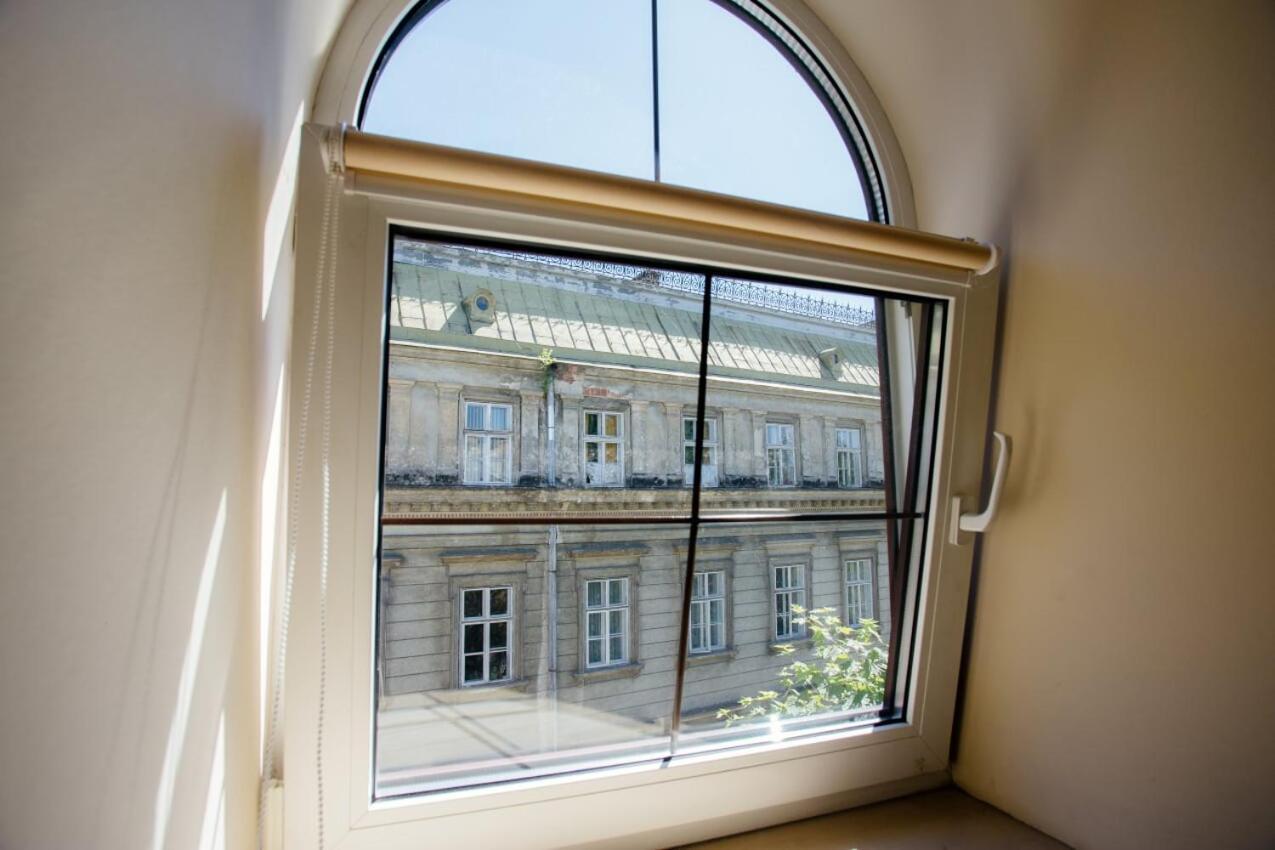 Guest House "Arkhistratyg" Lviv Eksteriør billede