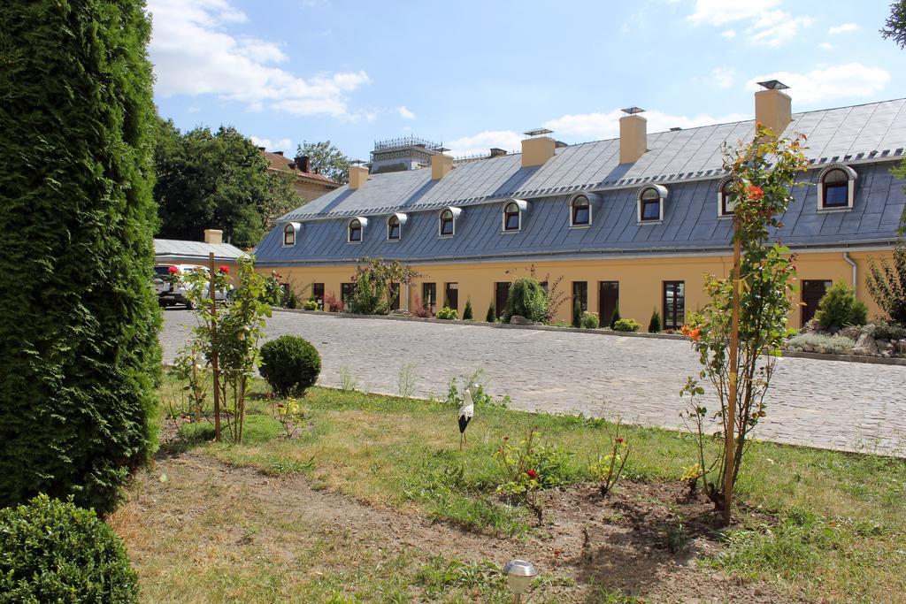 Guest House "Arkhistratyg" Lviv Eksteriør billede